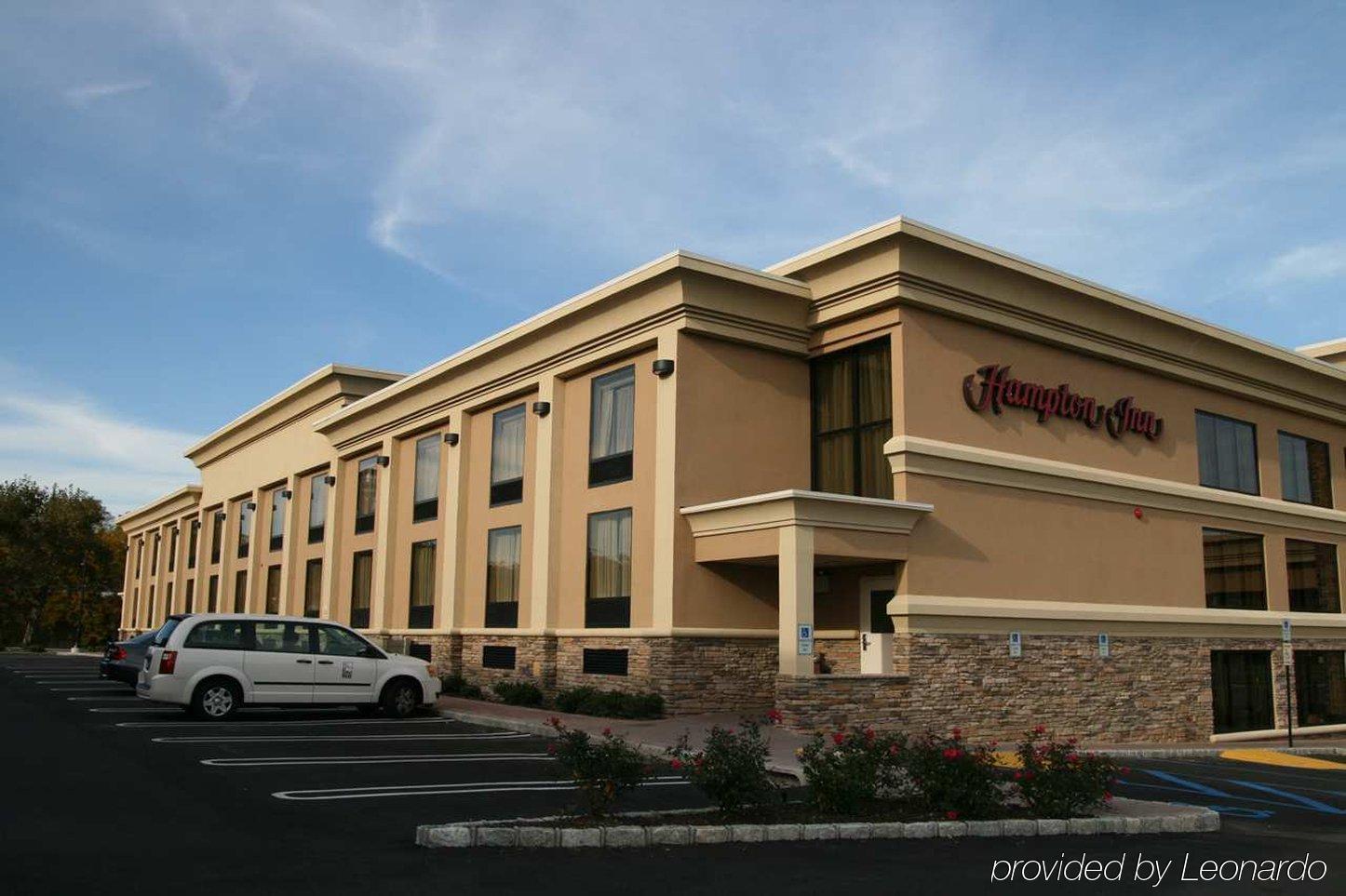 Hampton Inn Jericho - Westbury Exterior photo