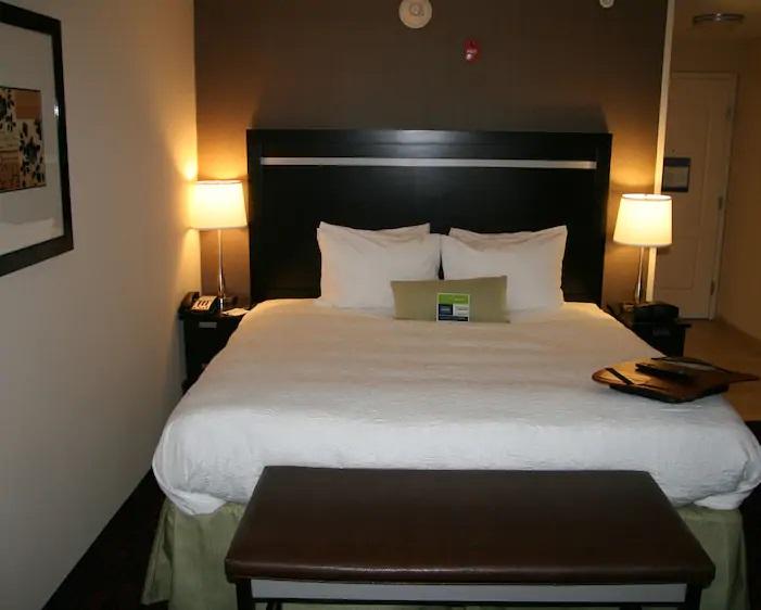 Hampton Inn Jericho - Westbury Exterior photo